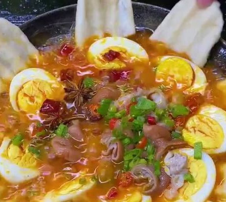 <b>小地锅料理以其精致、个性化的特点吸引了越来越多的美食爱好者。在这个独特的烹饪领域，一人份小地锅技术培训成为了培养烹饪技能的理想选择。让我们一同探寻这一独特培训的魅力所在。</b>